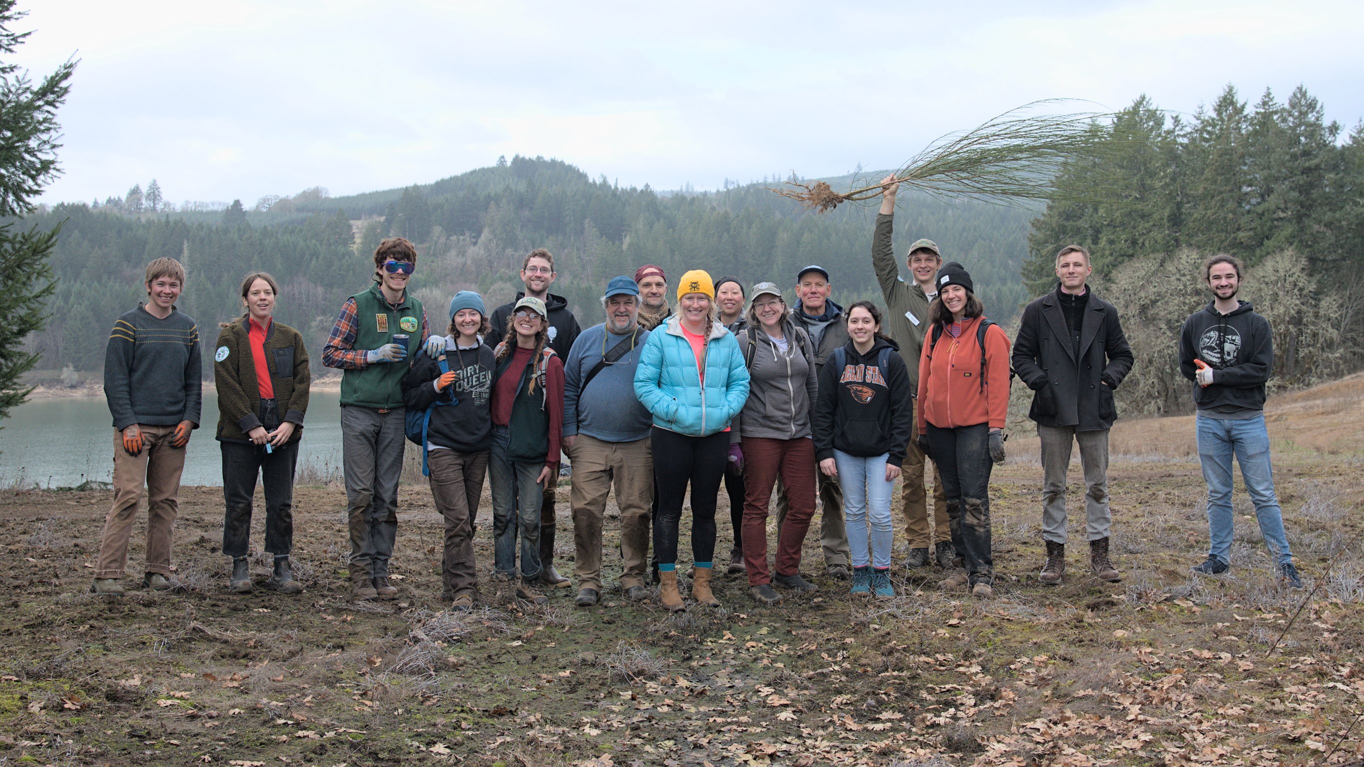 Volunteer Planting Day at Henry Hagg Lake - Institute for Applied Ecology